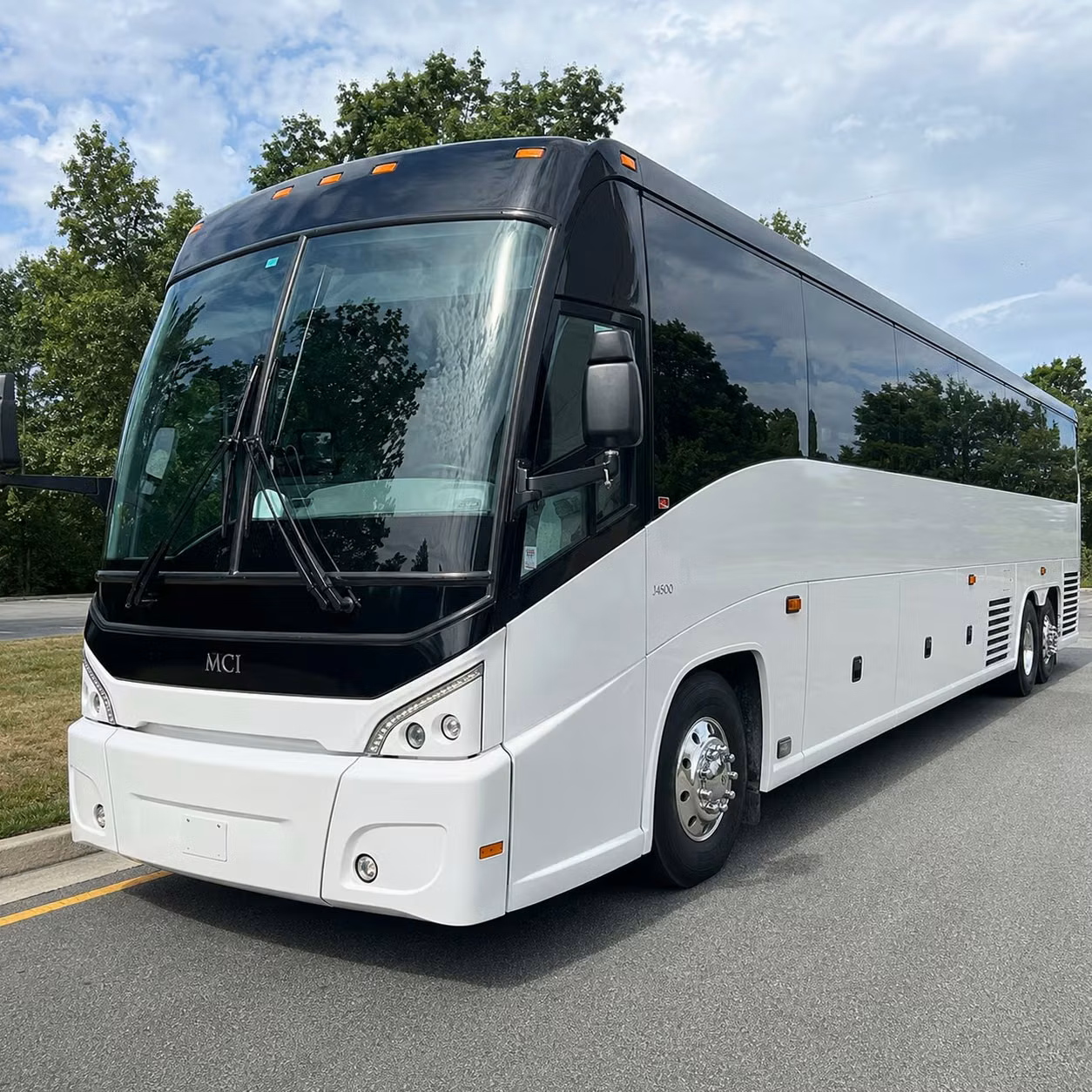 multi day bus rentals for laredo groups traveling across texas and beyond